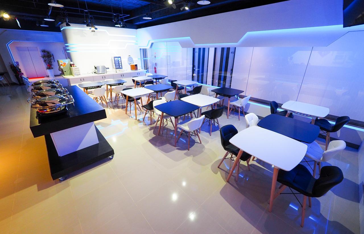 Galaxia Business Hotel Tajcshung Kültér fotó